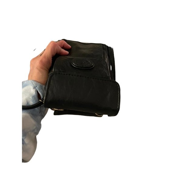 Black Moda Italia Crossbody Wallet - Picture 10 of 14